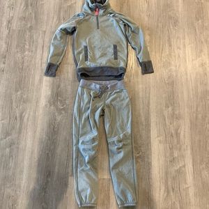 Ivivva kids sz7 sweat suit